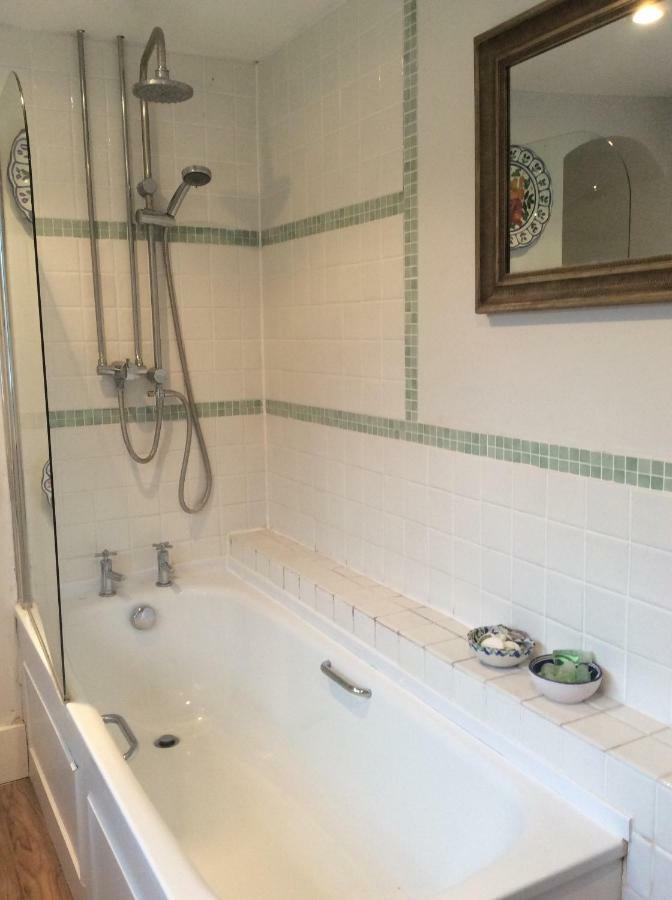 Garden Cottage B&B Penton Mewsey Bagian luar foto